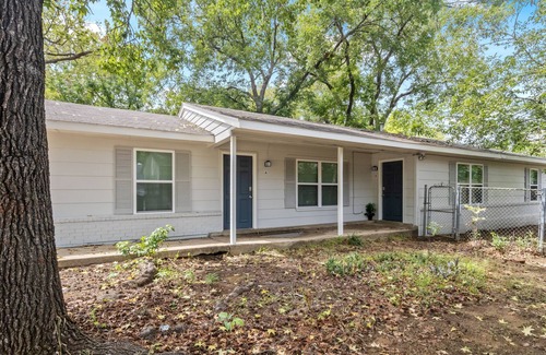 Central Arlington Apartment | The Big D Southern Hospitality Min from AT&T