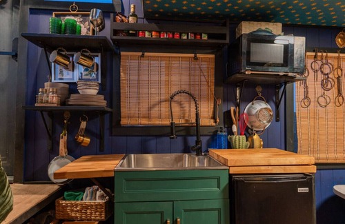 Alpine Apartment | The Big Dipper-Houseboat in the Big Bend