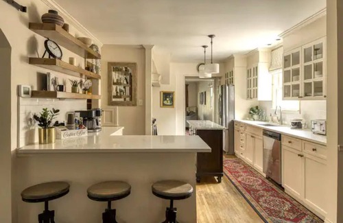 Tulsa House | The Big Tulsan- 8 beds, pool, game room, BBQ!