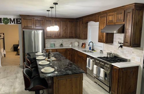 Stephenville House | The Biggest Short-Term Rental Close to Tarleton University! 2 King Beds!