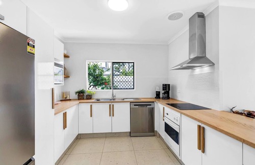Palm Cove Villa | The Bird House Poolside Haven a Stroll from Beach