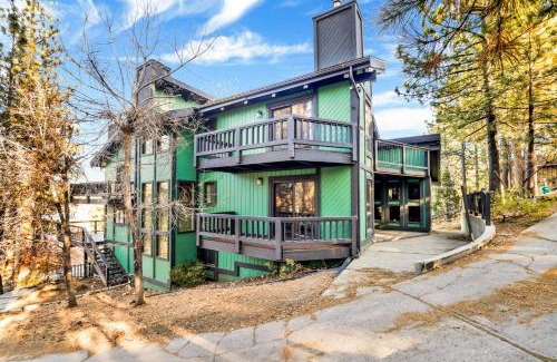Big Bear Lake House | The Birdhouse at Big Bear Lake- Lakeview Family Retreat