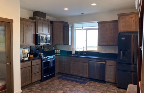 Brookings House | The Bird’s Nest: 5-yr new, 3 Bedroom 180 degree Ocean View Home in Brookings, OR