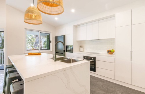 Anna Bay House | The Birubi Beach House 11 Campbell Ave Close to the beach pet friendly holiday home