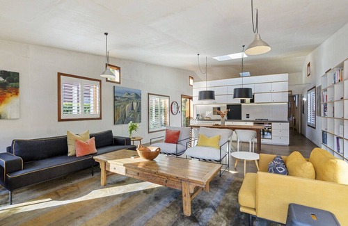 Merivale House | The Black Hut Merivale
