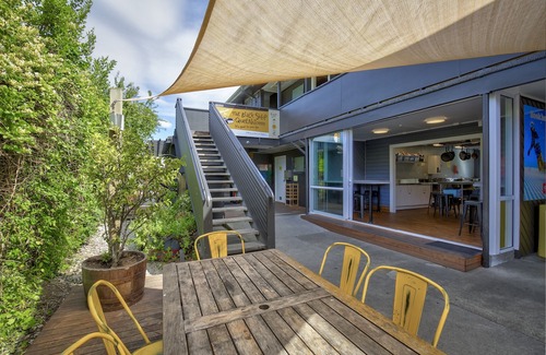 Queenstown City Centre Hotel | The Black Sheep Backpackers