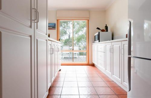 Binalong Bay House | The Blue Bush Shack in Binalong Bay
