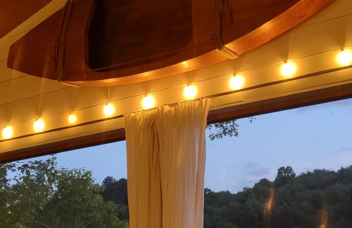 Kelso Cottage | The Blue Heron - Lake Side Chalet