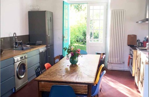 Giverny House | The Blue House of Claude Monet in Giverny, charming house