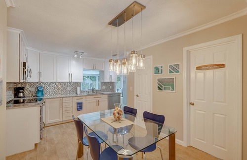 Oakland Park House | The Blue Key Cottage your own private Key!