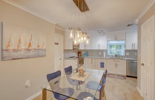 Oakland Park House | The Blue Key Cottage your own private Key!
