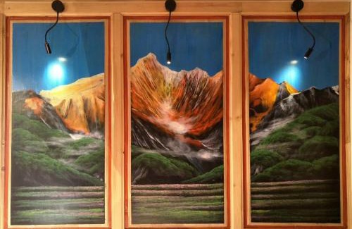 Shangri-La House | The blue mountains on the moon