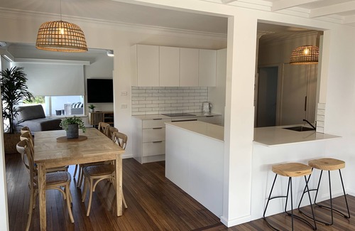 Port Macquarie House | The Boat & Crew - 4 bedroom close CBD and Beach