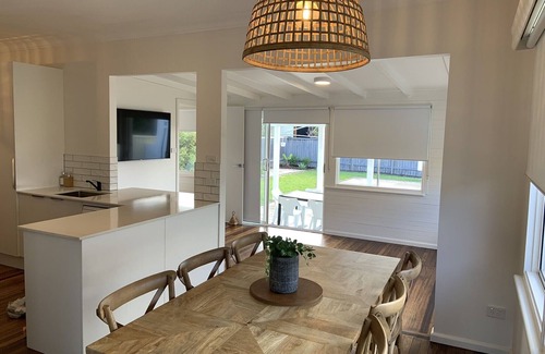 Port Macquarie House | The Boat & Crew - 4 bedroom close CBD and Beach