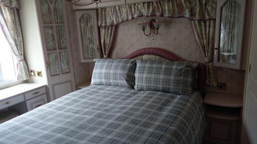 Boat of Garten Ski Chalet | The Boat House Chalet, Boat of Garten, Near Aviemore, Sleeps 6