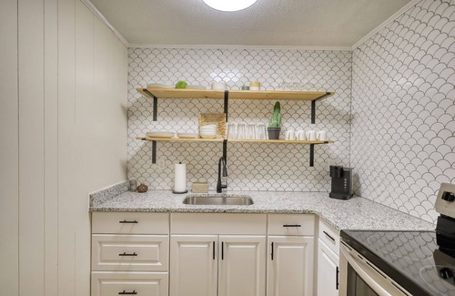 Covington House | The Bohemian- 1/2 mi from the Covington Square