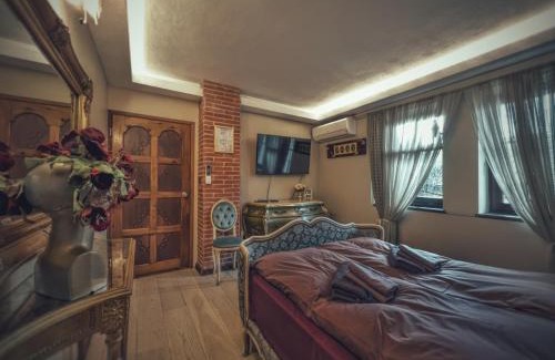 Veliko Tarnovo Apartment | Тhe Bohemian Lodge-entire house with sauna