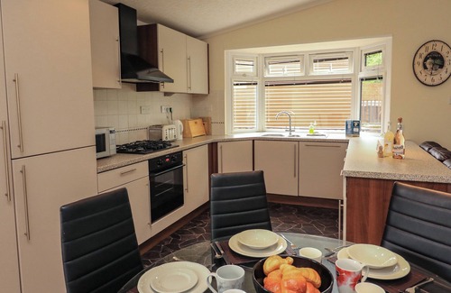Liverton Cottage | THE BRAMBLES 17 - CONKERS LODGE, pet friendly, with pool in Chudleigh