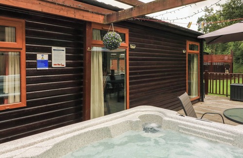 Liverton Cottage | THE BRAMBLES 17 - CONKERS LODGE, pet friendly, with pool in Chudleigh