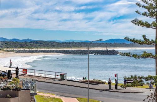 Forster Apartment | The Breakers 12