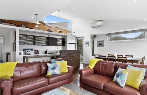 Lorne House | The Breakers Two - Stunning Views