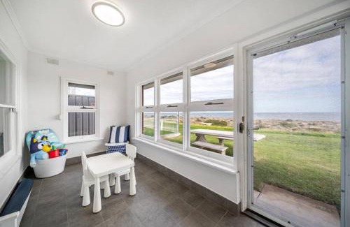 Tennyson House | The Breeze at Tennyson