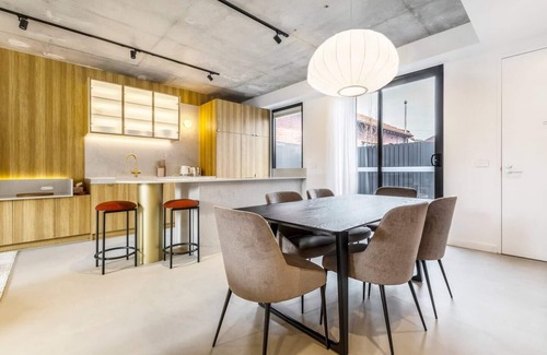 Port Melbourne House | The Bridge Epitomising Modern Luxury by the Bay