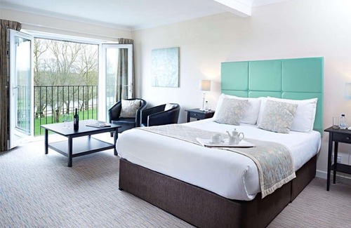 Hampreston Hotel | The Bridge House BW Signature Collection