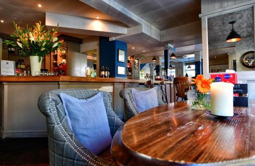 Barnes Hotel | The Bridge Pub & Rooms