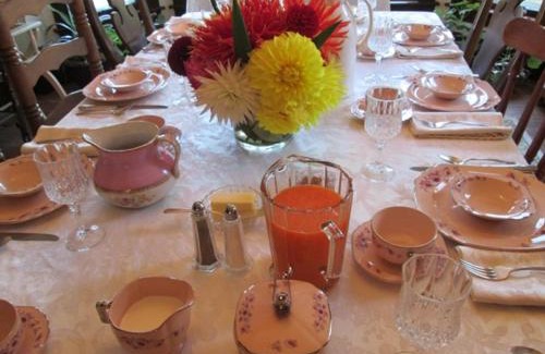 Swanzey Bed & Breakfast | The Bridges Inn at Whitcomb House B&B