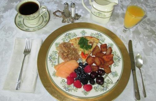 Swanzey Bed & Breakfast | The Bridges Inn at Whitcomb House B&B