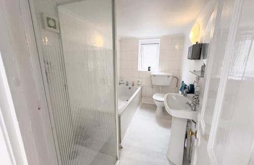 Walthamstow Apartment | The Browns residence