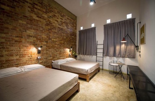 Jawa Hostel | The Brownstone Hostel & Space