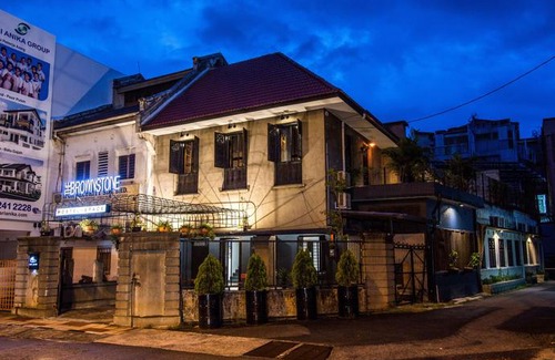 Jawa Hostel | The Brownstone Hostel & Space