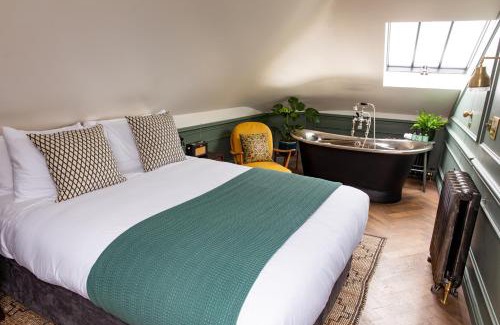 Dartmouth Park Hotel | The Bull & Last