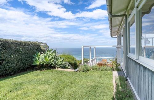 Newport House | The Bungan - Beachfront W Access To Bungan Beach