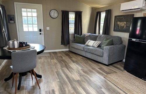 Apple Grove Apartment | The Bunkhouse
