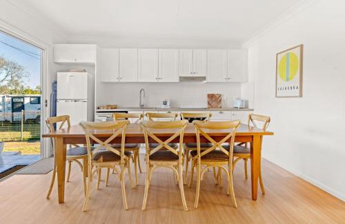 Culburra Beach House | The Cabana - Pet Friendly with Fireplace - 2 Mins to Beach