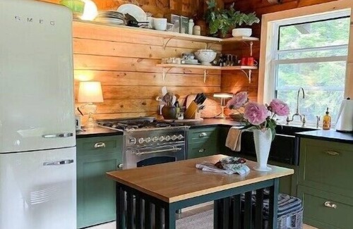 Debruce Cabin | The Cabin at Livingston Manor - Cozy Catskill Log Cabin