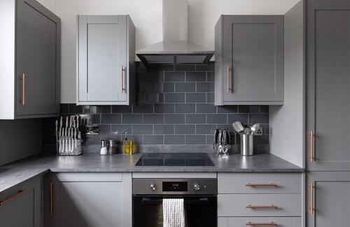 Camberwell Apartment | The Camberwell Retreat - Alluring 2BDR Flat with Garden