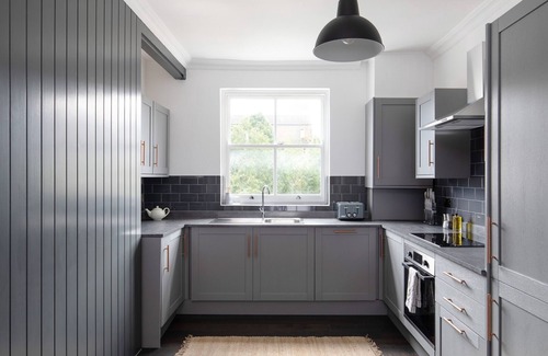 Camberwell Apartment | The Camberwell Retreat - Alluring 2BDR Flat with Garden