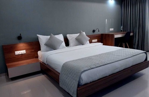 Viramgam Hotel | The Camellia by YUHI