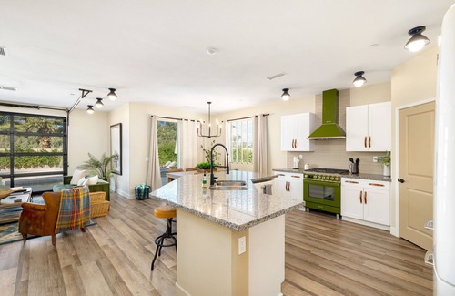 Coachella House | The Camp - Private pickleball court and pool close to festivals/golf