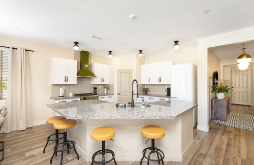 Coachella House | The Camp - Private pickleball court and pool close to festivals/golf