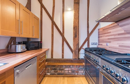 Canterbury House | The Canterbury Barn by Bloom Stays - large barn sleeping up to 20. Ideal for hen parties