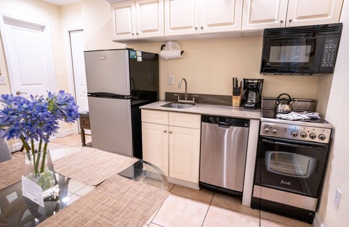 Siesta Key Hotel | The Capri at Siesta