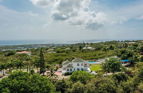 Charlestown Villa | The Captain's Estate - Family Friendly 5 Bed Villa with large pool and views