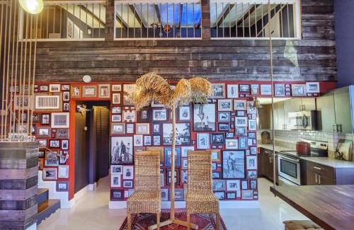 Poinsettia Heights House | The Captain's Quarters - Home & Guesthouse