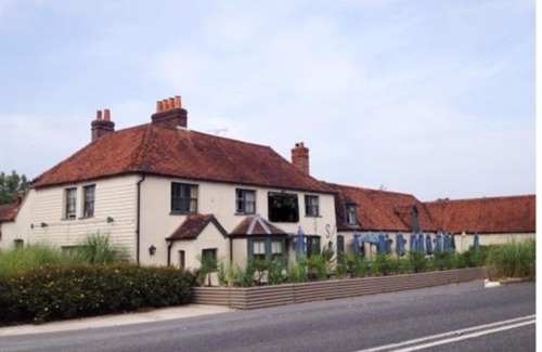 Burghclere Hotel | The Carnarvon Arms