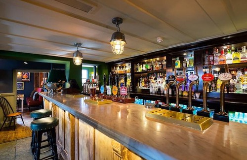 Burghclere Hotel | The Carnarvon Arms